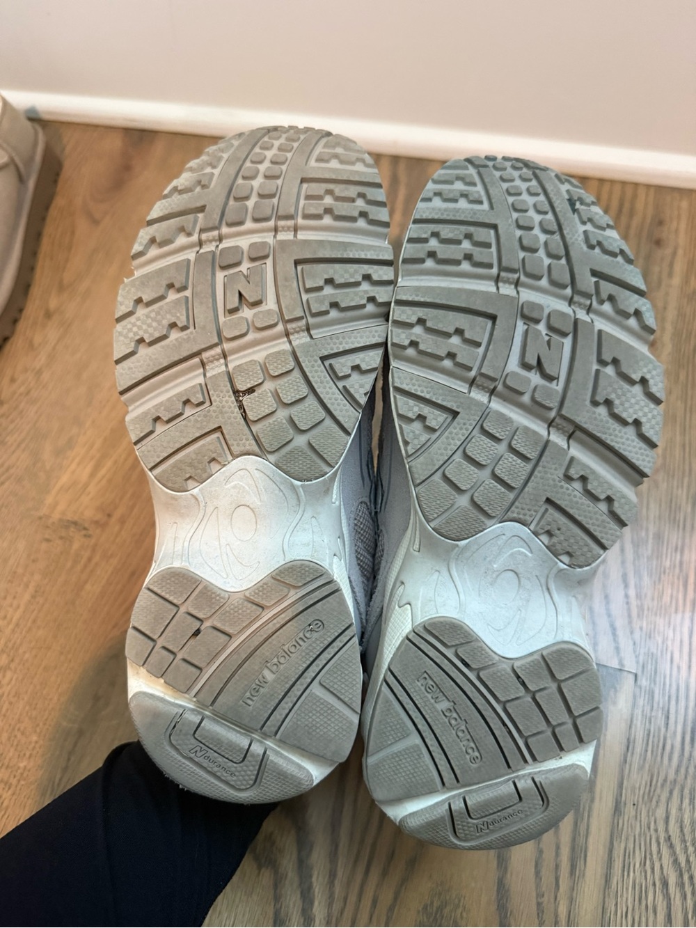 New Balance 725 - Picture 3 of 5